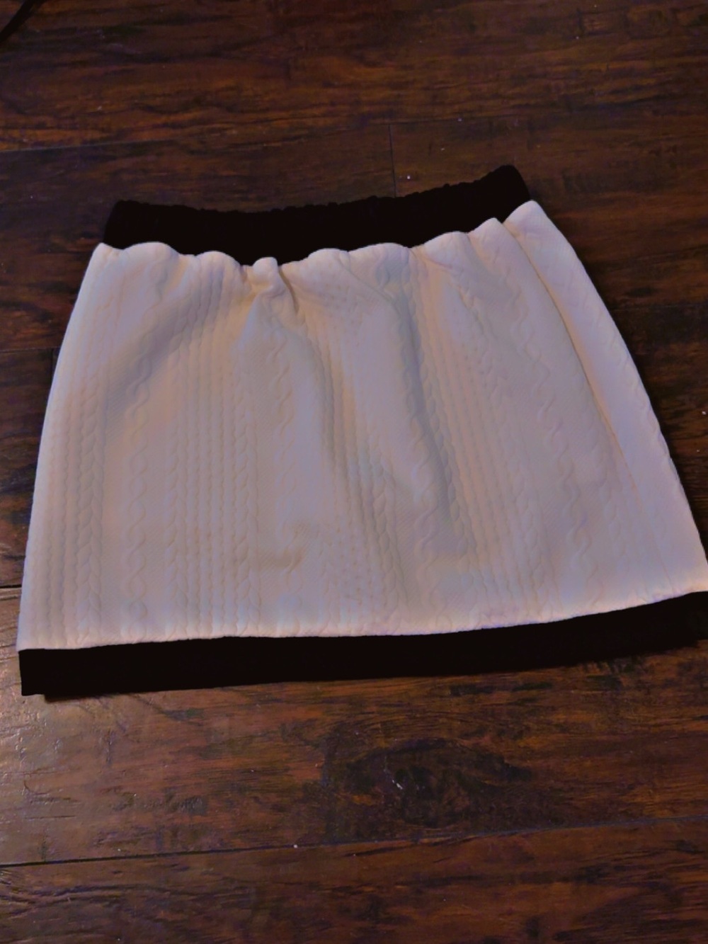 Women’s White Cable-Knit mini Skirt with Black Trim